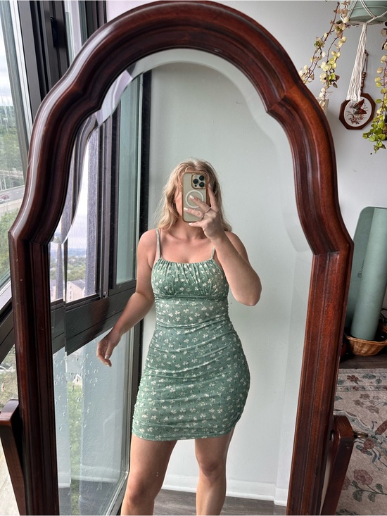 Dresses & Skirts - Green Floral Ruched Bodycon Dress - Brand: